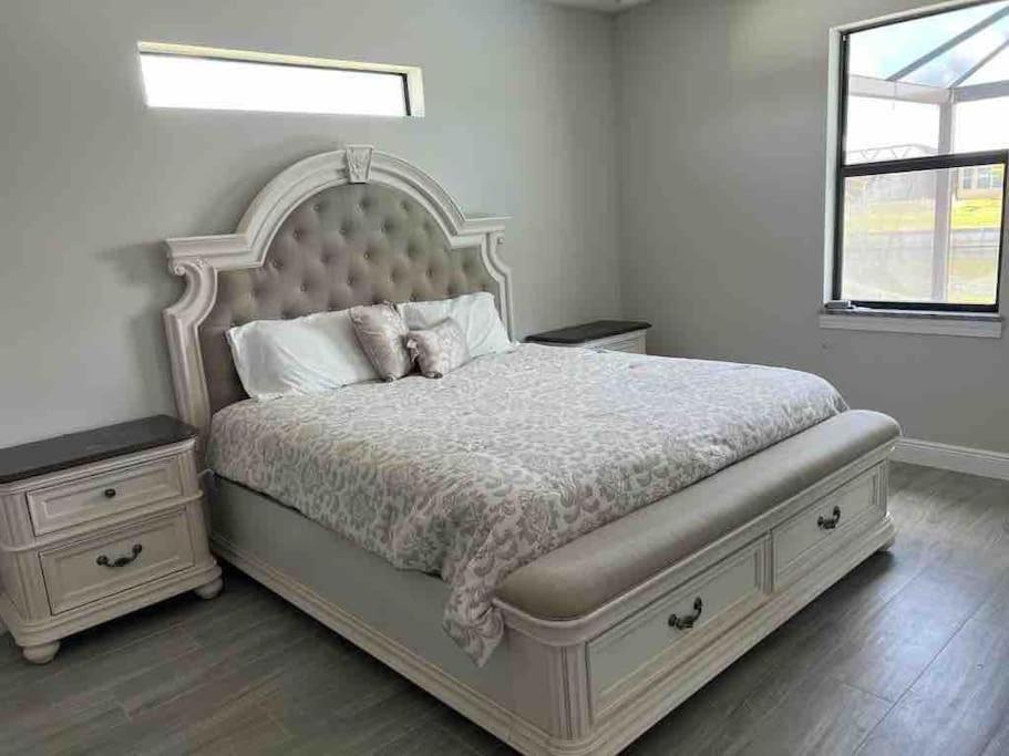 Newly Built Villa Ballerina With Heated Pool And Incredible View Into Beautiful Arrowheadcanal Кейп Корал Екстериор снимка