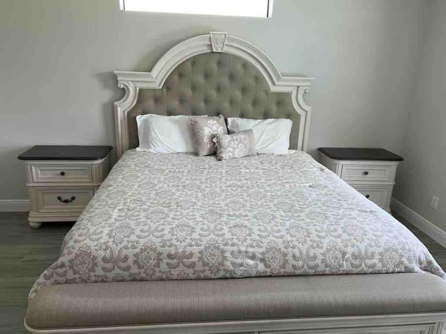 Newly Built Villa Ballerina With Heated Pool And Incredible View Into Beautiful Arrowheadcanal Кейп Корал Екстериор снимка