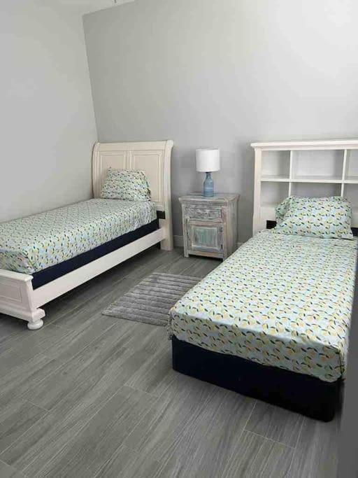 Newly Built Villa Ballerina With Heated Pool And Incredible View Into Beautiful Arrowheadcanal Кейп Корал Екстериор снимка